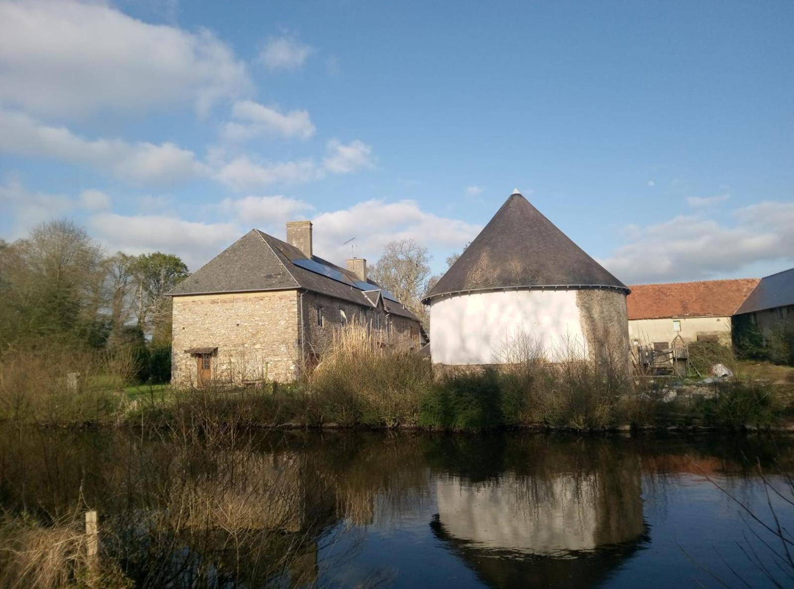 La Synchronicite - Chambres D'Hotes Saint-Sauveur-Villages Exterior foto